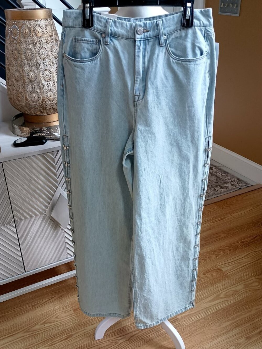 Blank NYC Light Wash Wide Leg Jeans with Side Stud Detail Size 30